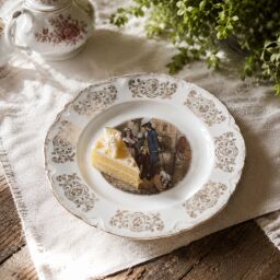 Starožitný porcelánový servírovací tanier